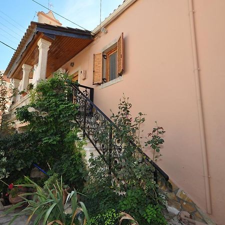 Villa Makrades ปาเลโอกัสไตรซา ภายนอก รูปภาพ