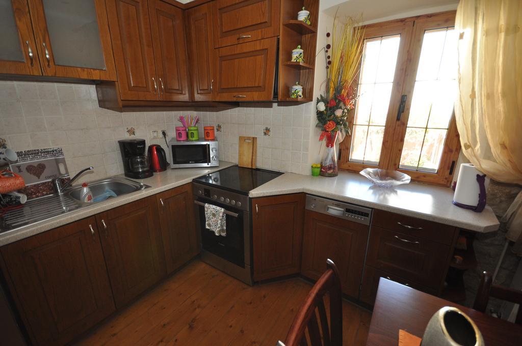 Villa Makrades ปาเลโอกัสไตรซา ภายนอก รูปภาพ