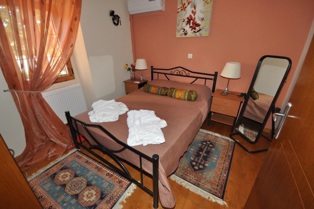 Villa Makrades ปาเลโอกัสไตรซา ภายนอก รูปภาพ